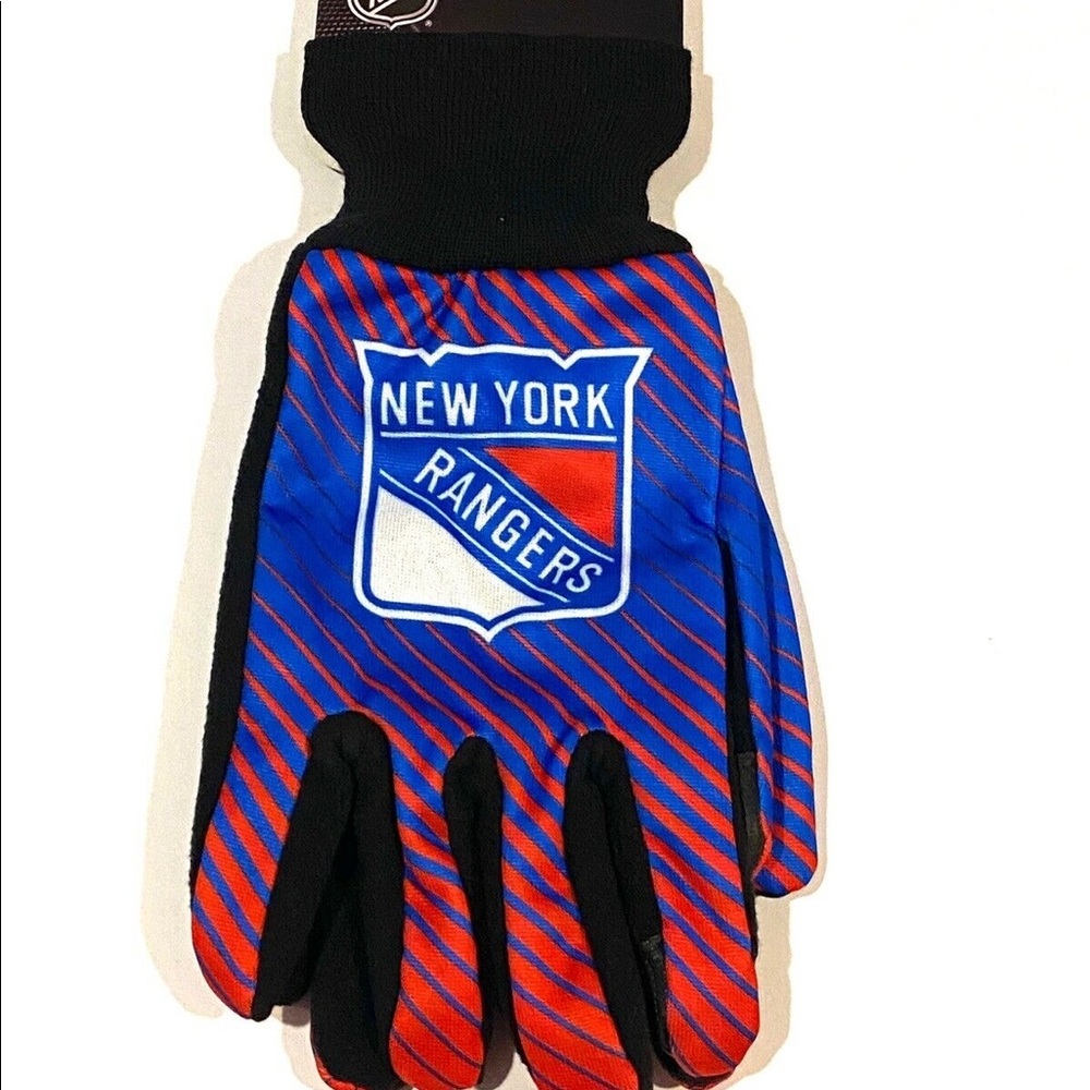 NHL Rangers texting gloves! 🏒